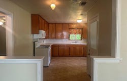 762 E Walnut ST, La Grange, TX 78945
