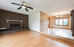 5 Sycamore Lane, Hobart, IN 46342