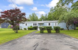 30 Sandalwood Circle, Kittery, ME 03904