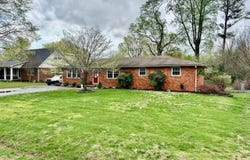 2725 Mohawk Drive, Bowling Green, KY 42104