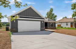 5469 Anita Avenue, Pleasant Hope, MO 65725