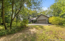 9520 Hidden Bluff Drive NE, Rockford, MI 49341