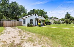 1204 Maxfield Street, Bellmead, TX 76705