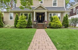253 E 2Nd Ave, Roselle Boro, NJ 07203-1305