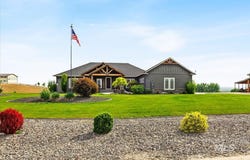 5886 Whispering Hills Dr., Marsing, ID 83639