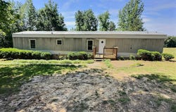 80 Bluegill Ln, Murray, KY 42071