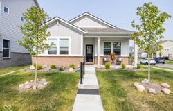 360 Lincoln Circle W, Fortville, IN 46040