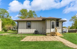 408 E Benton Street, Winterset, IA 50273
