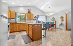2145 GATEWAY Place, NEENAH, WI 54956
