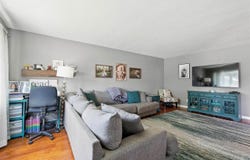 2113 Ridgewood Ave, Muscatine, IA 52761