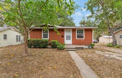 532 College ST, Rockdale, TX 76567
