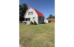 702 University Street, Donnellson, IA 52625