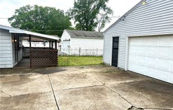 2065 Clermont Avenue NE, Warren, OH 44483