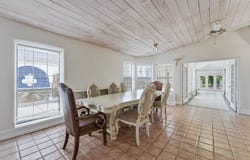 1221 ENCINO DR, Pleasanton, TX 78064