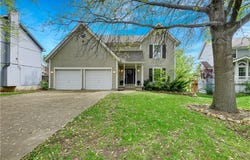1721 NE Debonair Drive, Lee's Summit, MO 64086