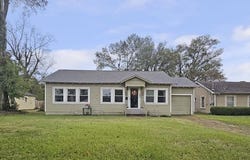 402 Woodlawn, Henderson, TX 75652
