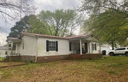 869 Pine Tree Drive, SENATOBIA, MS 38668