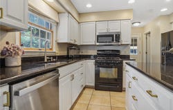 301 Hilltop Boulevard, Canfield, OH 44406
