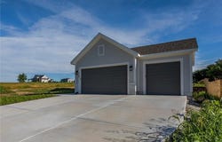 128 S 16th Terrace, Louisburg, KS 66053