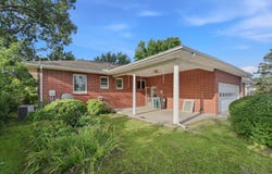 1013 W Burkhart St, Moberly, MO 65270