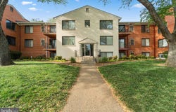 125 CLUBHOUSE DRIVE SW, LEESBURG, VA 20175