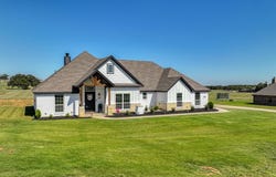 1005 Paradise Parkway, Poolville, TX 76487