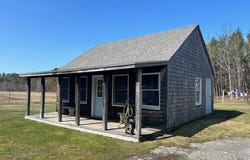 175 Drinkwater Road, Kensington, NH 03833