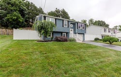 10 Pembroke Drive, Johnston, RI 02919
