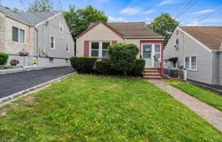 82 Elston St, Bloomfield Twp., NJ 07003-3934