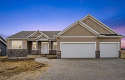 2714 Autumn Woods Drive, Cedar Falls, IA 50613