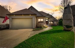 9 River Side Drive, Rocky River, OH 44116
