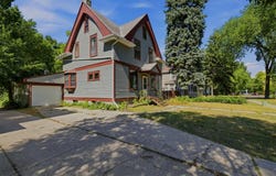 1028 7th Street N, Fargo, ND 58102
