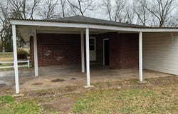 15 Cedar Street, Hartwell, GA 30643