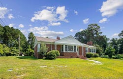 613 E 3rd Avenue, Red Springs, NC 28377
