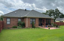 608 Fairfield Dr, Paris, TN 38242