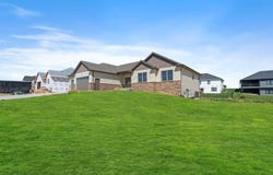 326 Solomia, Peosta, IA 52068