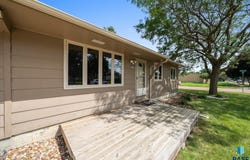 4404 S Plateau Trl, Sioux Falls, SD 57106