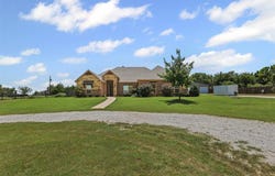 708 County Road 1104a, Rio Vista, TX 76093