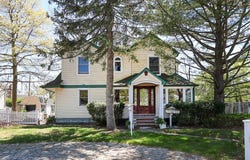 2036 Dow Avenue, Merrick, NY 11566