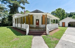 401 Pecan Lane, Lake Waccamaw, NC 28450