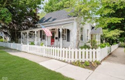 60 E Poplar Street, Zionsville, IN 46077