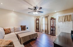 8226 Afterglow Dr, Louisville, KY 40214