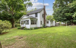 842 10th Street, Plainwell, MI 49080