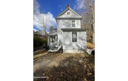 41 Pearl St, Great Barrington, MA 01230