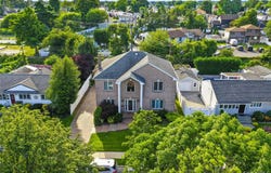 696 Hewlett Street, Franklin Square, NY 11010