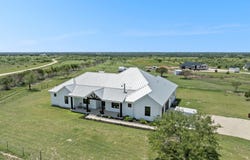 5925 County Road 236 RD, Liberty Hill, TX 78642