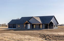 5 Callen Dr, Cody, WY 82414