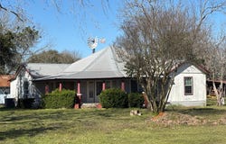 5612 HWY 71 E, Smithville, TX 78957