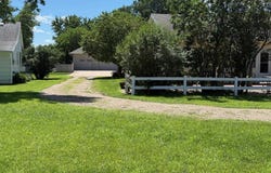 1406 Okoboji Avenue, Milford, IA 51351