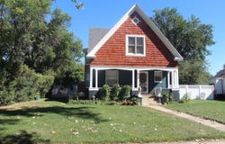820 N Meade Ave, Glendive, MT 59330